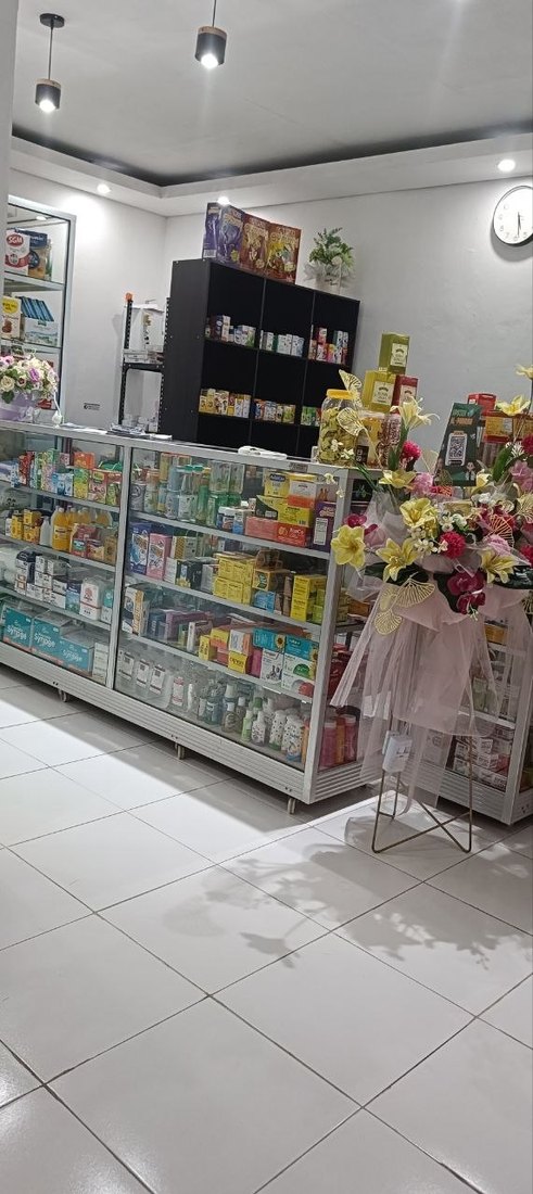 Area etalase produk kesehatan